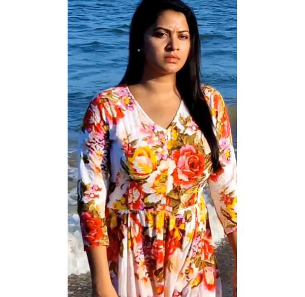 அழகால் கட்டி வைத்தவர் 