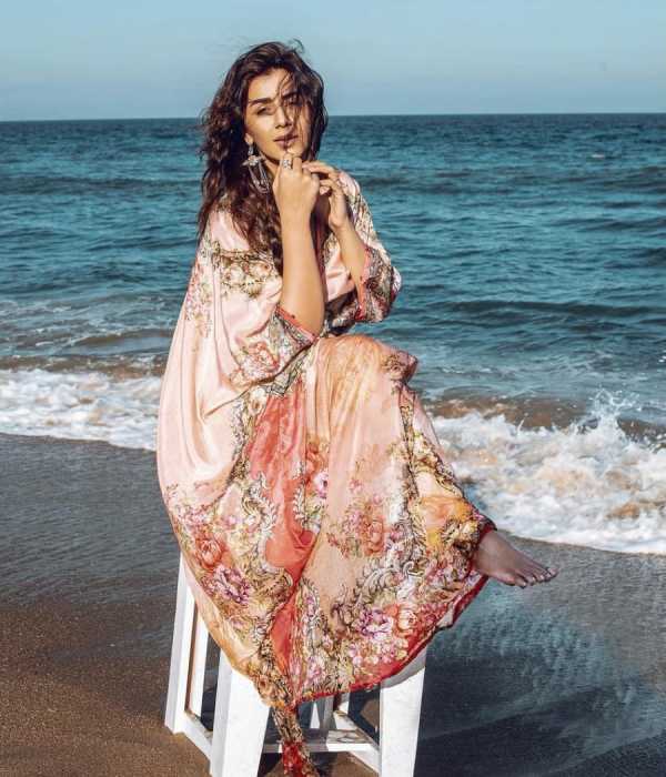 ஜில்லுன்னு ஒரு போட்டோ ஷூட்