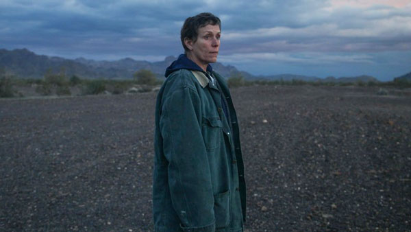 படங்களை கவுரவித்து.. 