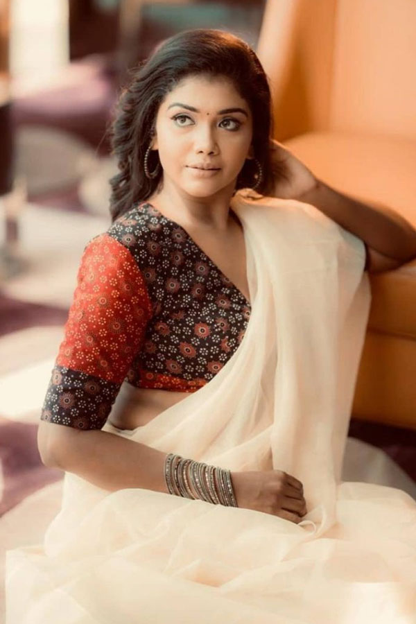 மாராப்பை விலக்கி