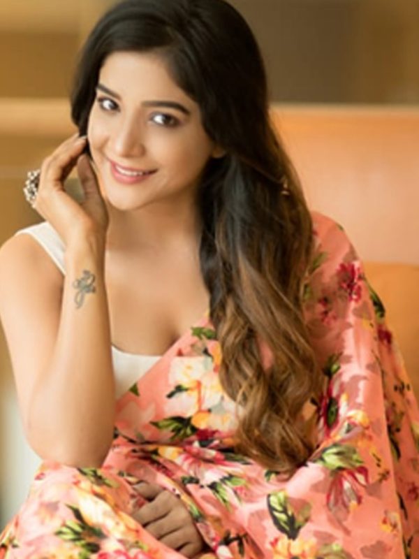 வித்தியாசமான போஸ் 