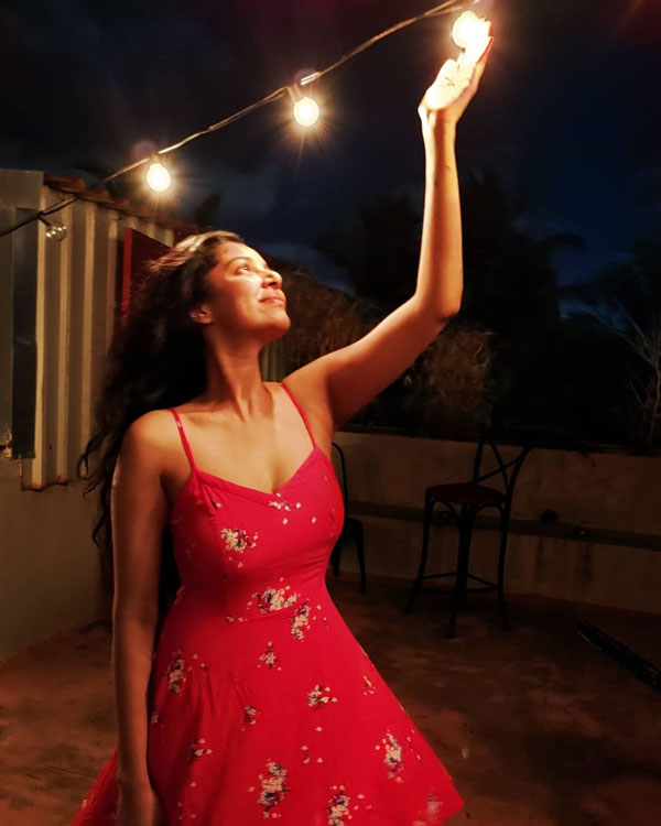 கையில் பல்பு 