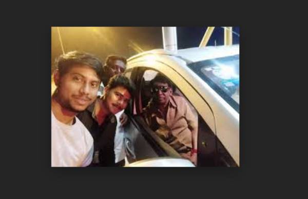 மீம்ஸ் மன்னன்