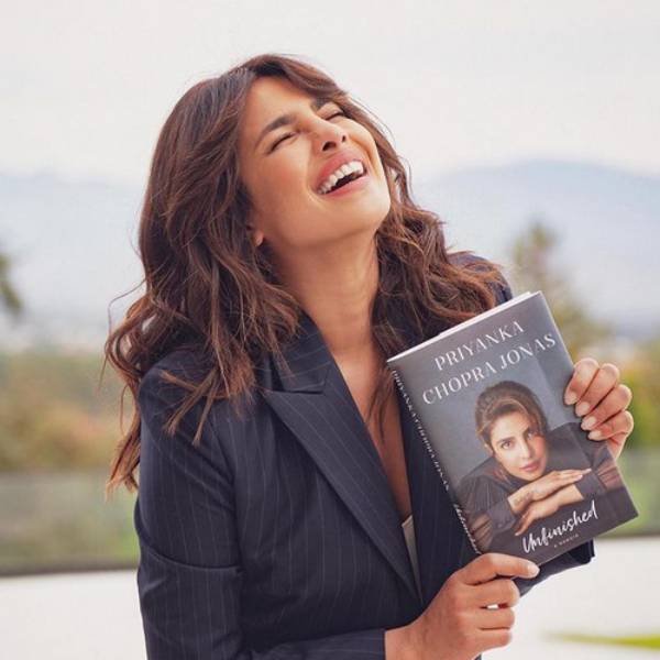 பிரியங்கா சோப்ரா புத்தகம்