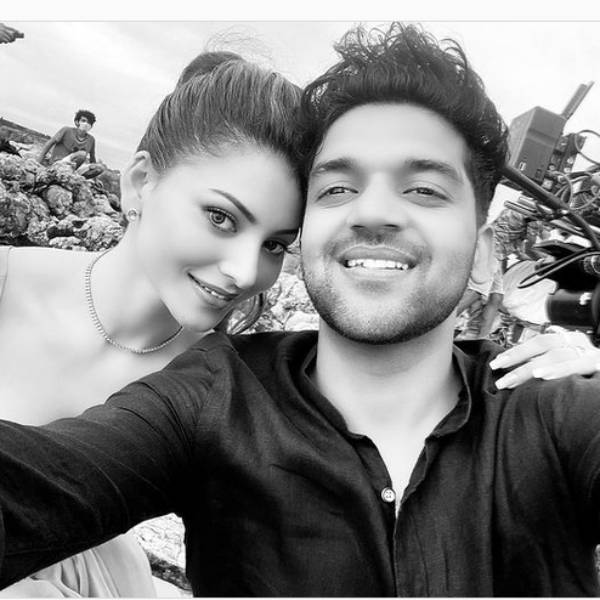 இவர் தான் காதலரா