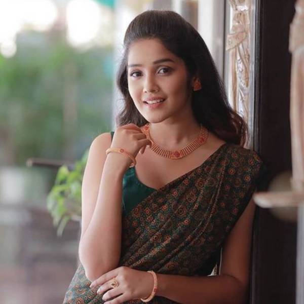 நகைக்கடை விளம்பரம்