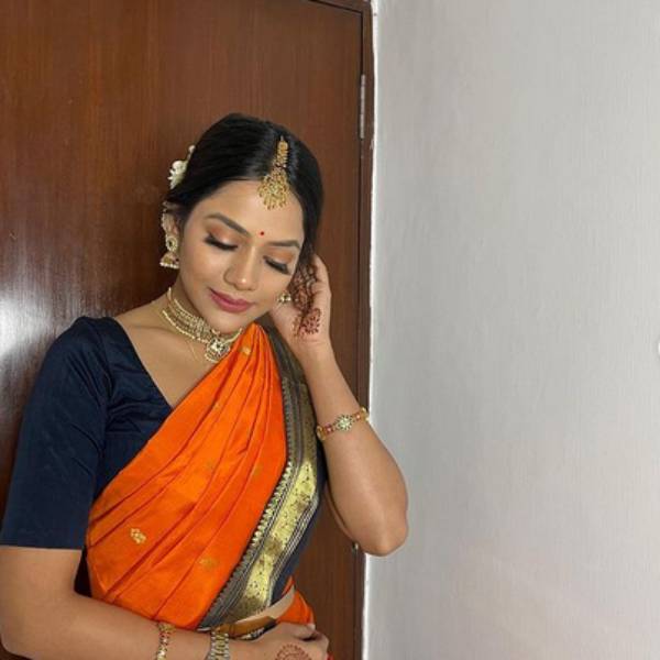 மணப்பெண் கோலத்தில்