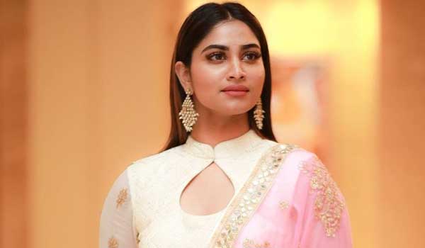 சுடிதார் அணிந்து வந்த சொர்க்கமே