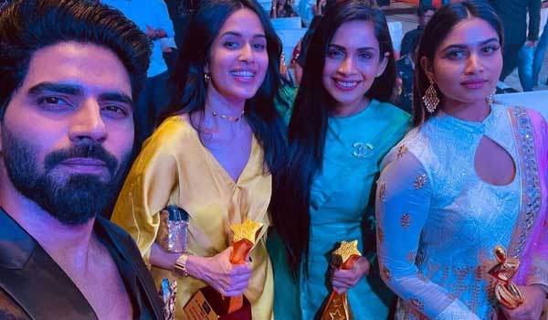 ஷிவானிக்கு விருது