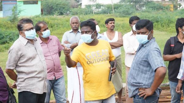 சொந்தம் கொண்டாடி 