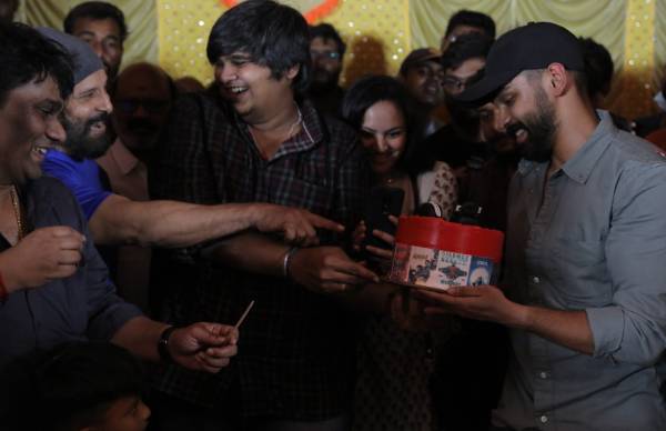 அடுத்தடுத்த படங்கள் 