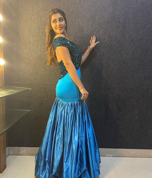 சினிமாவிலும் பிரபலம் 