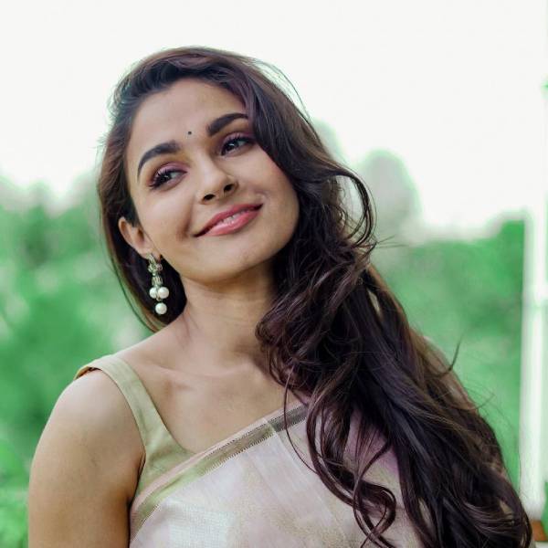 சும்மா கும்முனு