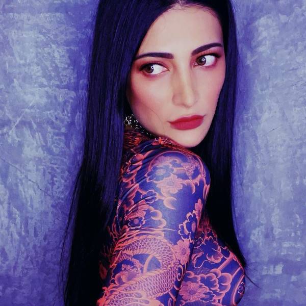 என்னுடன் பேசுங்கள் 