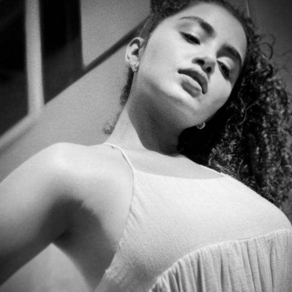 ஹாட்டான போஸ்