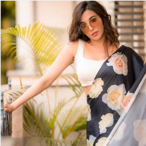 வித்தியாசமான கதை