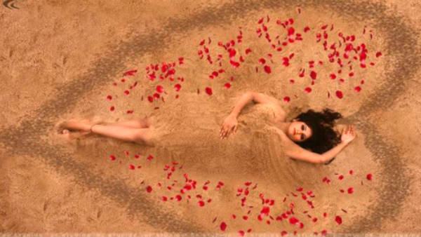 நிர்வாண போட்டோ ஷூட் 