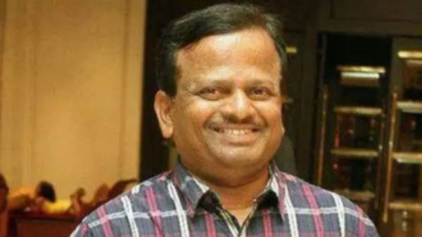 முன்னணி இயக்குனராக முன்னணி இயக்குனராக