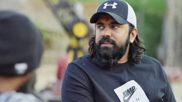 ரசிகர்கள் ஆர்வம் 