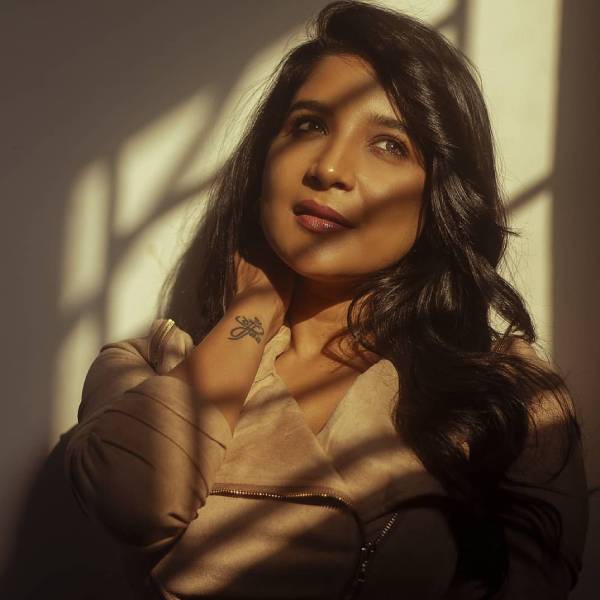 ஓவர் கிளாமர்