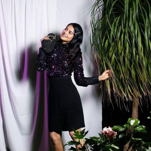 சேட்டைகளை செய்து 