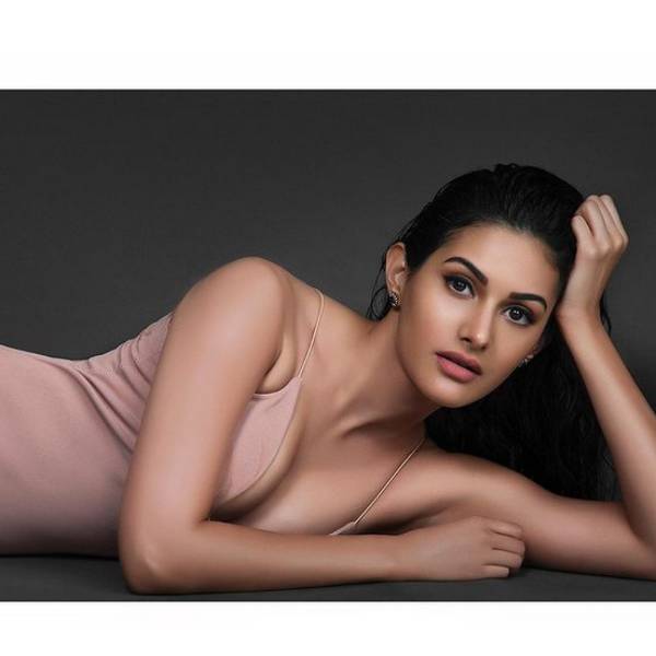 வித்தியாசமான ரோலில் 