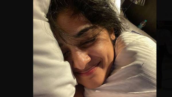 மன் டிவி சீரியல்களில் நிவேதா 