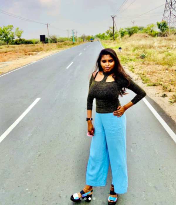 சினிமாவில் அறிமுகம் சினிமாவில் அறிமுகம்