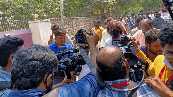 மாஸ்க் கட்டாயம்