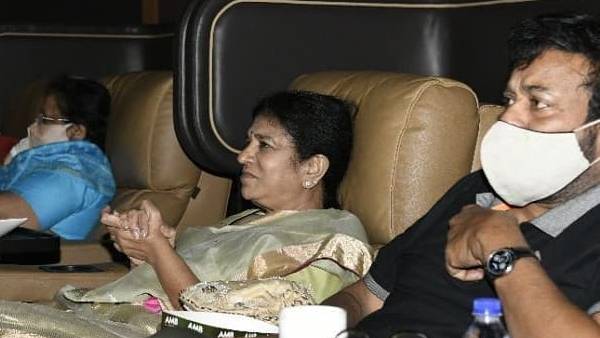 சிரஞ்சீவி குடும்பத்துடன் 