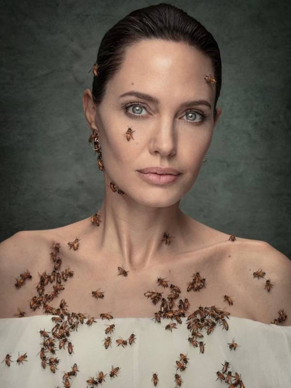 உடல் முழுக்க தேனீக்கள்