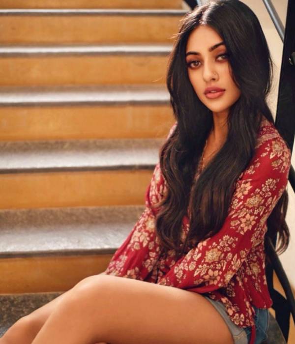 ஓரக்கண்ணால் சூடுடேத்தும் 