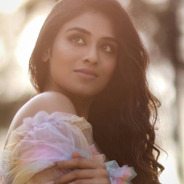 க்யூட் ஏஞ்சலாக 