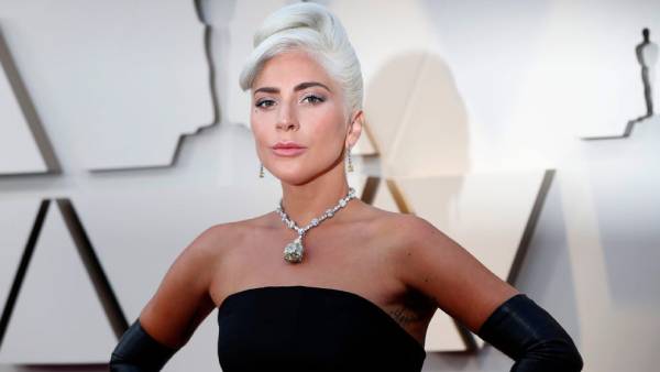 லேடி காகா 