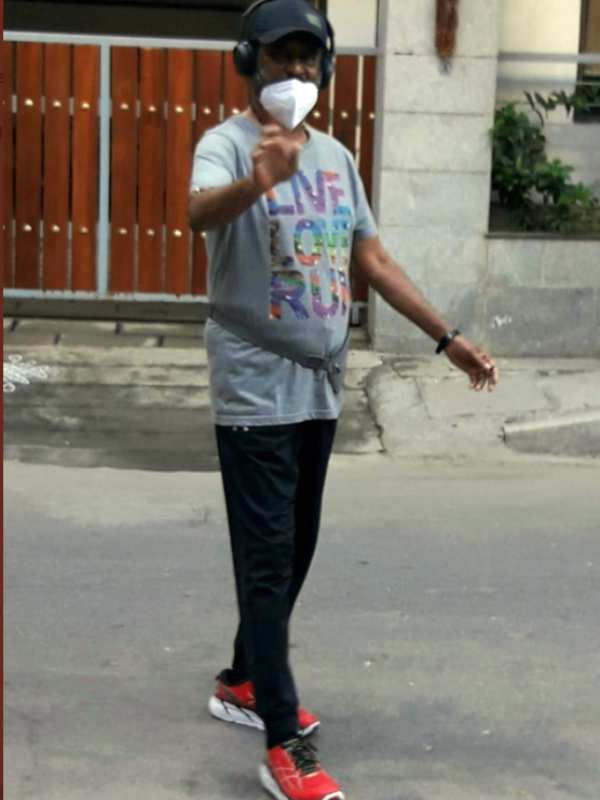 டி ஷர்டில் டி ஷர்டில்