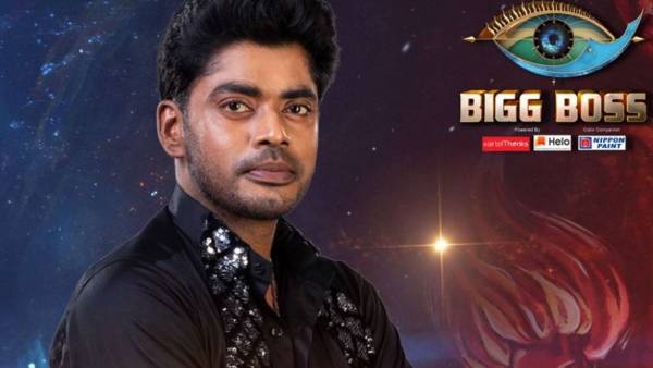 பிரபலமானார்