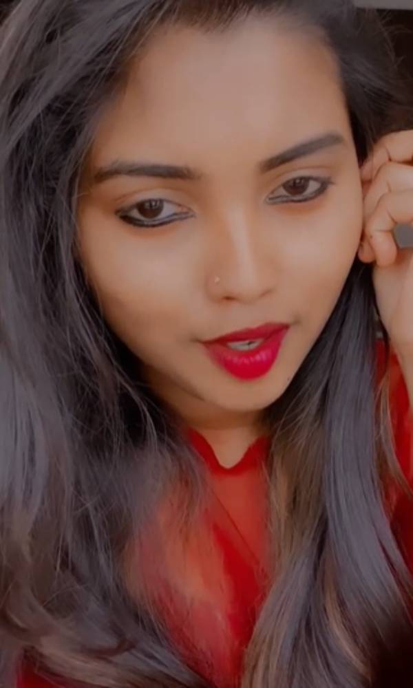 உச்சக்கட்ட கவர்ச்சி காட்டி