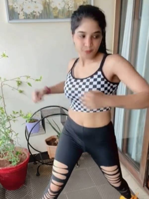 வொர்க் அவுட் வீடியோ