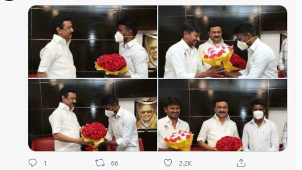 பூங்கொத்து கொடுத்து வாழ்த்து