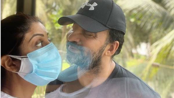 கொரோனா காதல் 