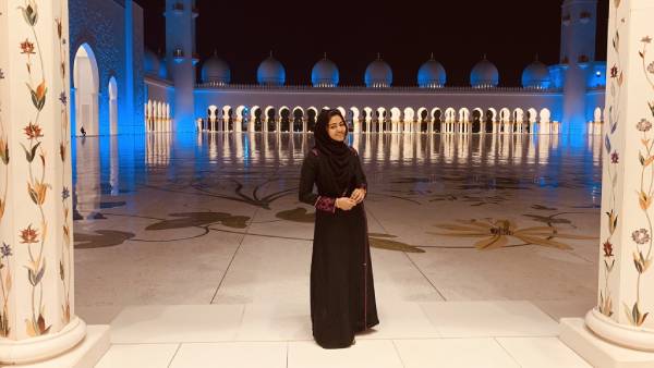 கவர்ச்சி நடிகை