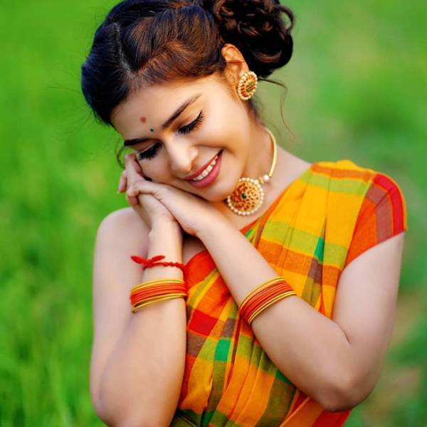 ஃபோட்டோஷுட்டால் பிரபலம் 