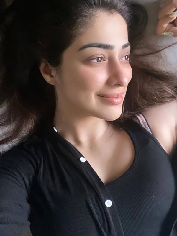 சட்டையை கழட்டிவிட்டு