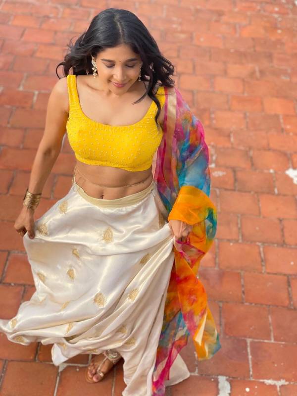 ரம்யா பாண்டியன் காப்பி