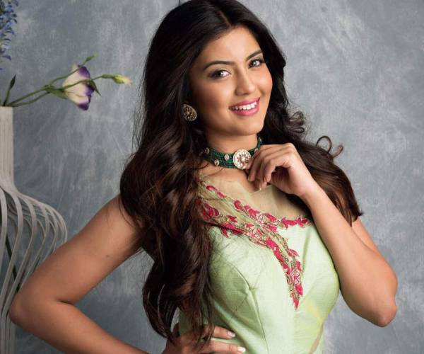 கதாநாயகியாக