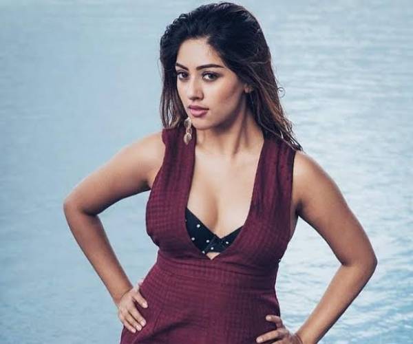 கிறங்க வைக்கும் கவர்ச்சி