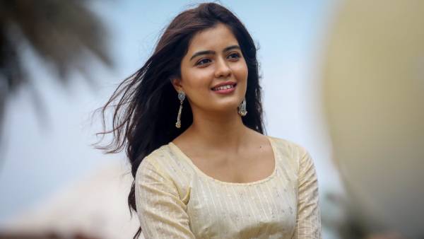 மாடல் அழகி