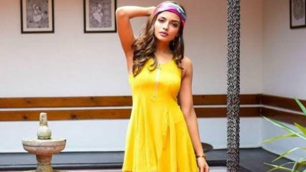 கதாநாயகியாக