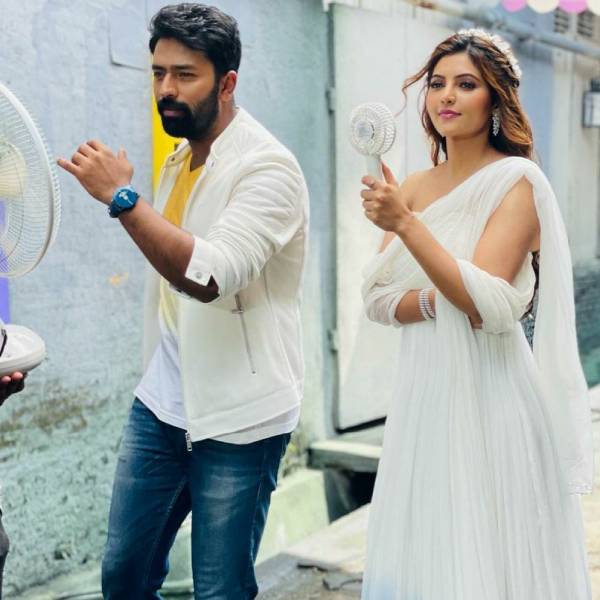 ரொமான்டிக் காட்சிகளில்