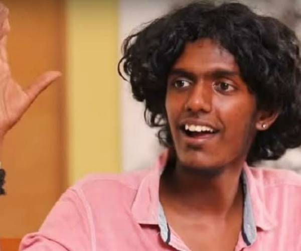 படிப்பிலும் டாப்பர்